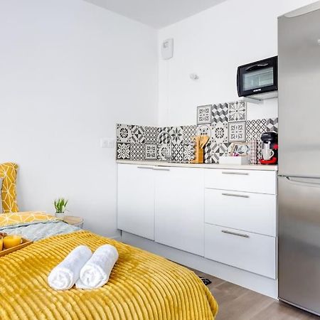Pied-à-terre idéal pour touristes et professionnels Villeneuve-la-Garenne Exterior foto