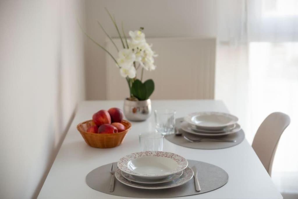 Pied-à-terre idéal pour touristes et professionnels Villeneuve-la-Garenne Exterior foto