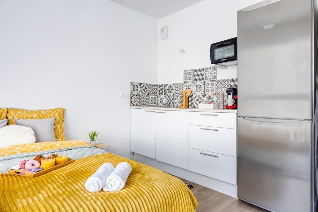 Pied-à-terre idéal pour touristes et professionnels Villeneuve-la-Garenne Exterior foto