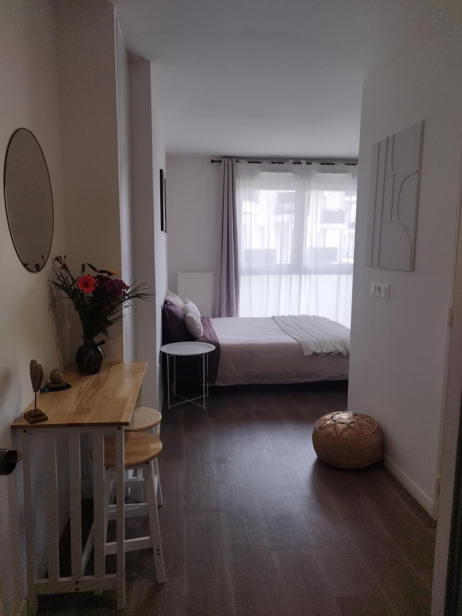 Pied-à-terre idéal pour touristes et professionnels Villeneuve-la-Garenne Exterior foto